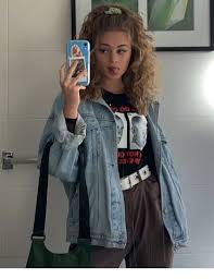 Curly Hair Outfit Ladystyle Aesthetic Clothes Clothes Style