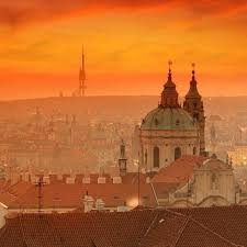 A chéquia ou tchéquia é um país da europa central. Praga Republica Tcheca Amazon Jobs