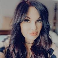 Theresa Gile's Instagram, Twitter & Facebook