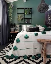Bedroom Colour Ideas Options From Soothing To Romantic Cheerful Purple Bedroom Coral And Kelly Green Be Beautiful Bedroom Decor Bedroom Green Relaxation Room