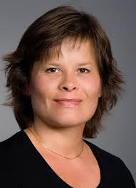 Våra fantastiska Lisa Kellerman och Lisbet Holm kommer till sommaren att  sluta sina anställningar hos Stockholmstolkarna. Lisa anställdes som tolk  1993 och Lisbet 1995. Sedan dess har de helhjärtat engagerat sig i