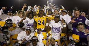 Majors football took on mary hardin baylor in the football season opener on september 6, 2014 at harper davis field. Mary Hardin Baylor Upsets Mount Union For Division Iii Championship