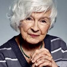 This fizzy lemon drink from the streets of Sicily is the ultimate refresher  for the summer 🍋. Get the recipe in the comments!