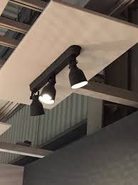 نصائح تصميم الإنارة No Twitter اذا تفاصيل الستارة ممكن يضاف بها ستريب لايت بشرط ان تكون الستارة شبه شفافة حط خلفها اضاءة