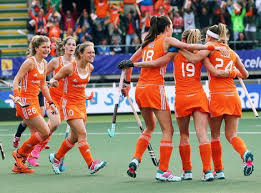 Het belangrijkste attribuut van de hockeyer is de hockeystick , die wordt gebruikt om de bal te hanteren. Hockeysters Slachten Japan Wk Hockey Telegraaf Nl Hockey Sport