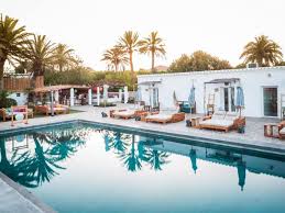 Dos Hoteles En Ibiza Para Apartarse Del Mundo Hoteles En Ibiza Ibiza Ibiza Espana