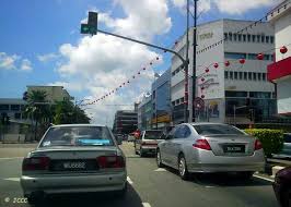 Daerah ini terletak di tenggara muar, barat daya kluang, timur laut pontian dan selatan segamat. Jalan Rahmat Johor Mapio Net