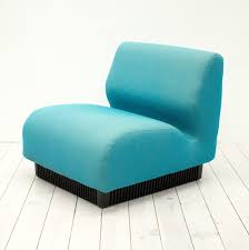A neutral beige, brown, white , or gray accent chair blends with most color schemes, while dramatic, dark colors like black , purple, red or blue accent chairs add a regal touch and visual intrigue. Slipper Chair By Don Chadwick For Herman Miller 1970s 88557