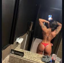 Alaina Ellis on X: 🦦 t.cojOZhjlsEag  X