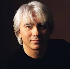 Dmitri singing Figaro, the barber of Seville. Who could be better? This  wonderful duet of Dmitri and Castronovo gives me goosebumps. )