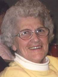 Evelyn Hewitt's Instagram, Twitter & Facebook