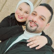 بتحبي التلبيسة بس مضطرة للكمامة؟ 😷 التلبيسة بالكمامة من جميلة قطعة واحدة  مناسبة كبديل للطرحة أو تقدري تنسقيها مع الطرحة التلبيسة متوفرة بـ 4 ألوان  🥰 ابعتيلنا دلوقتي أو اطلبـي من خلال