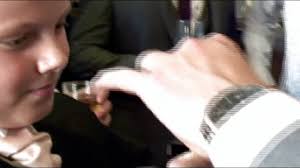 Graeme Shaw Magician Extreme Close Up Magic (Un-Edited)