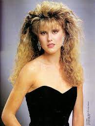 The Big Hairstyle Evolved From The Feathered Hairstyle Of The 70 S Description From Pinterest Com I Searched For This On Bin 1980s Hair 80s Big Hair 80s Hair