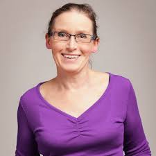 Daphne Wells's Instagram, Twitter & Facebook