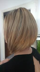 Carre Plongeant Long Et Meches Blondes Coupe Cheveux Carre Cheveux Carre Coupe De Cheveux