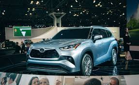 On both models, you can select between black and a gray color the top platinum trim has the same interior color lineup as well but adds a glazed caramel color. The 2020 Toyota Highlander Is Similar But Sharper Details Specs Photos