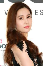 Được mệnh danh là thần tiên tỷ tỷ, lưu diệc phi là một trong những người đẹp hoa ngữ nổi tiếng nhất thế giới bởi nhan sắc thoát tục luôn được ca. LÆ°u Diá»‡c Phi Láº¯m Khi Khong Há» Tháº§n Tien Tá»· Tá»· Tron Trung Trá»¥c Da Xáº¥u CÆ°á»i Há»Ÿ Lá»£i