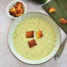 Recette Veloute De Courgettes Au Fromage Ail Et Fines Herbes Et Croutons Magazine Omnicuiseur Recette En 2020 Veloute Courgette Croutons Recette Veloute