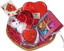 Choose the ideal gift for your girlfriend from our comprehensive list of valentines day gift for girlfriend choose the suitable present for her. Mantouss Valentines Day Gift For Girlfriend Boyfriend Husband Wife Fiance Beautiful Basket Chocolates In A Decorated Box 3pc Roses And Teddy Bear In Heart Box Message Bottle Heart Shaped Candle Card Assorted Gift Box Price In India Buy Mantouss