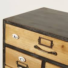 Pour la mobilité, le déplacement et même le transport de vos meubles, bricotoo met à votre disposition des roulettes de meuble et produits associés (tiges, platines. Meuble De Rangement 12 Tiroirs A Roulettes Harold Maisons Du Monde