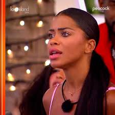 Love her but WTF is she thinking😭🤣