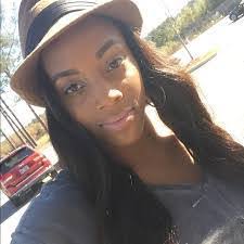 Shenna Hill's Instagram, Twitter & Facebook