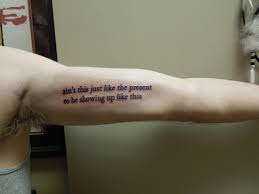 Menschen heute in der regel viel energie around ihre eigenschaft da sie möchten ein unglaubliches und. Schrift Tattoo Oberarm Tattooidee Com