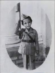 صورة للملك فيصل الثاني بالملابس العسكرية وهو طفل صغير baghdad baghdad iraq history