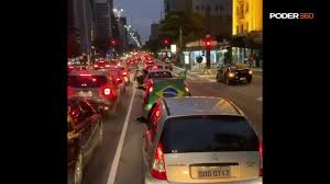 O apresentador datena, ao que parece. Carreata Em Sao Paulo A Favor De Bolsonaro Grita Fora Doria Youtube