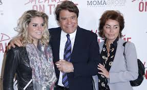 One of bernard tapie's sons said that his father's health condition, who is currently in hospital, is extremely worrying. Bernard Tapie Qui Sont Ses Quatre Enfants Closer