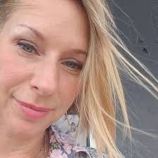 Lisa Squier's Instagram, Twitter & Facebook