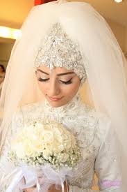 2015 Tesetturlu Gelin Basi Modelleri Tesettur Gelinler Sacmodelleri Uzun Gelinlikler Gelinlik The Dress