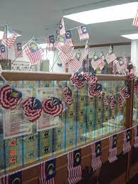 Istana merdeka merupakan tempat resmi kediaman dan kantor presiden indonesia yang letaknya menghadap ke taman monumen nasional (monas) jalan medan merdeka utara, jakarta. Hiasan Kelas Hari Merdeka Rahman Gambar