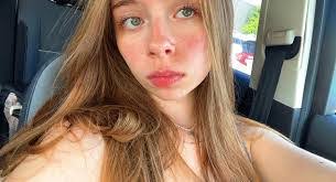 Sarah Rizzi's Instagram, Twitter & Facebook