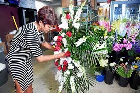 Flowers by lisa east haven, new haven county, connecticut. East Haven Florist To Set Up Tent To Sell Flowers For Mother S Day After Fire Damages Shop