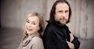 Für diese variante sind keine fotos verfügbar. Christine Urspruch Und Bjarne Madel Uber Gluck Und Grosse Chrismon