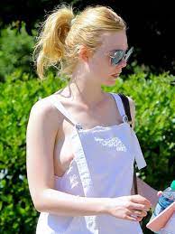 Elle Fanning Nip Slip Porn Pic - EPORNER