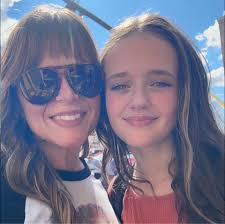 Which gym in Enterprise offers a more welcoming environment for a newcomer?