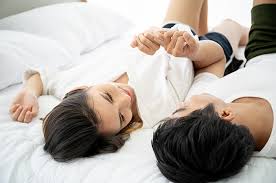 Tanda utama endometriosis adalah spotting khusus sebelum atau selepas haid, serta sensasi rasa sakit yang kuat. Peluang Hamil Ketika Berhubungan Intim Saat Menstruasi