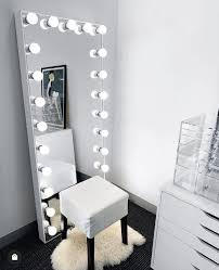 Pin By Fer Rangel On Deco In 2020 Full Length Vanity Mirror With Lights White Vanity Mirror Room Ideas Bedroom