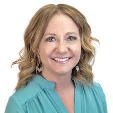 Sarah Kirschbaum's Instagram, Twitter & Facebook