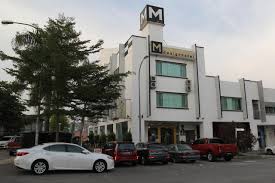 Seri kembangan, çin, malay, hint ve diğer ırkların etkilerini gerçek eritme potasına dahil eden iyi ve çeşitli sokak yemekleriyle tanınır. M Design Hotel Seri Kembangan Seri Kembangan Harga Terkini 2021
