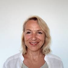 Maria Toth's Instagram, Twitter & Facebook