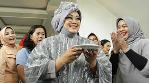 Berita duka ini dibenarkan oleh manajer rina gunawan, evi g margaretha. Dalam Empat Bulan Rina Gunawan Berhasil Turunkan Berat Badan 25 Kg News Entertainment Fimela Com