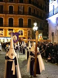Unas preguntas que cualquier otro año serían algo más que simples conversaciones de ascensor. Die Semana Santa Und Das Osterfest In Palma Ascenso