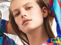 FASHION WEEK Défilé Leonard Paris : voici le secret des pros pour arborer  une belle chevelure bien hydratée