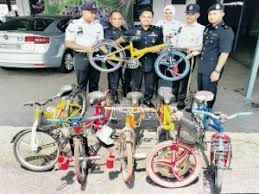 Check spelling or type a new query. Enam Pelajar Ini Jadi Kes Pertama Ditahan Polis Kerana Tunggang Basikal Lajak Ini Kata Ketua Polis Johor Gps Bestari