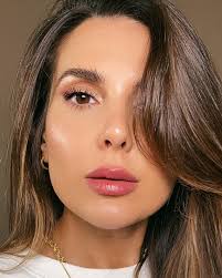 Celebrating 6 years of marriage today and created this simple look