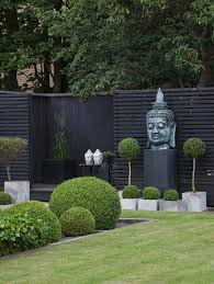 Jardin Con Cesped Y Esculturas Zen Zengarden Zen Garden Pool Buddha Garten Garten Landschaftsbau Garten